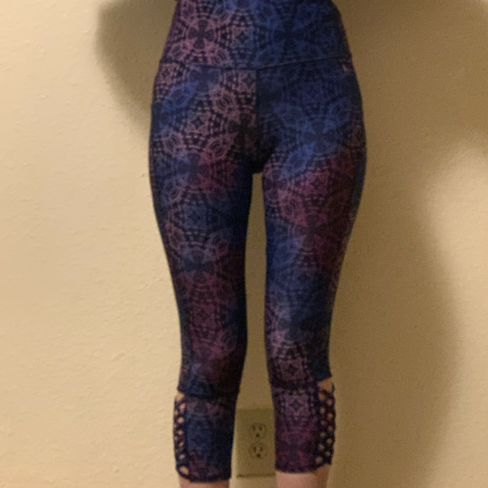 Danskin cropped blue/purple leggings